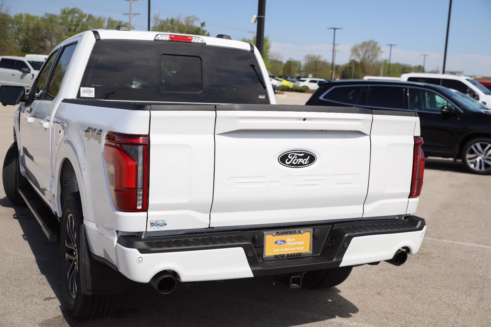 2025 Oxford White Ford F-150 LARIAT 4X4 Truck