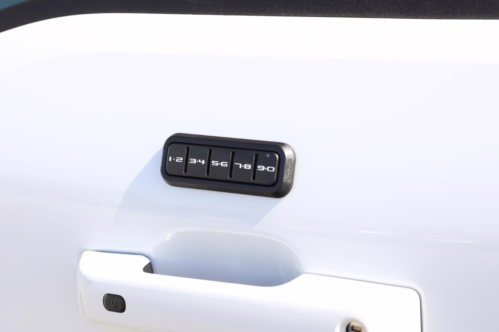 2025 Oxford White Ford F-150 LARIAT 4X4 Truck