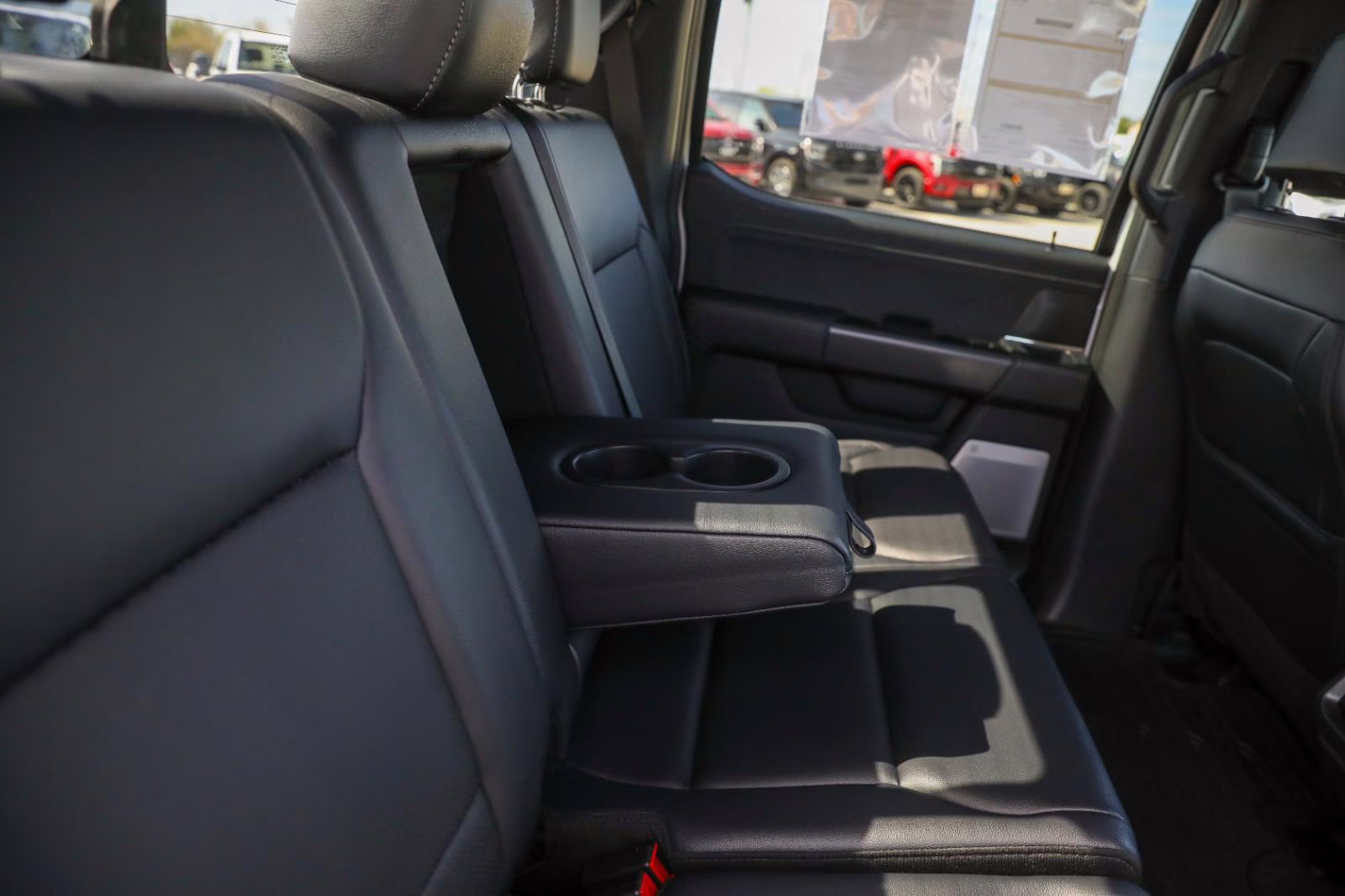 2025 Oxford White Ford F-150 LARIAT 4X4 Truck