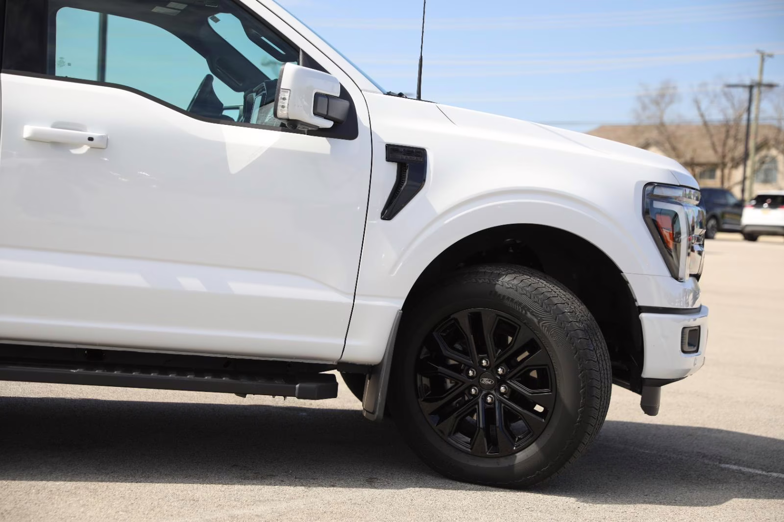 2025 Oxford White Ford F-150 LARIAT 4X4 Truck