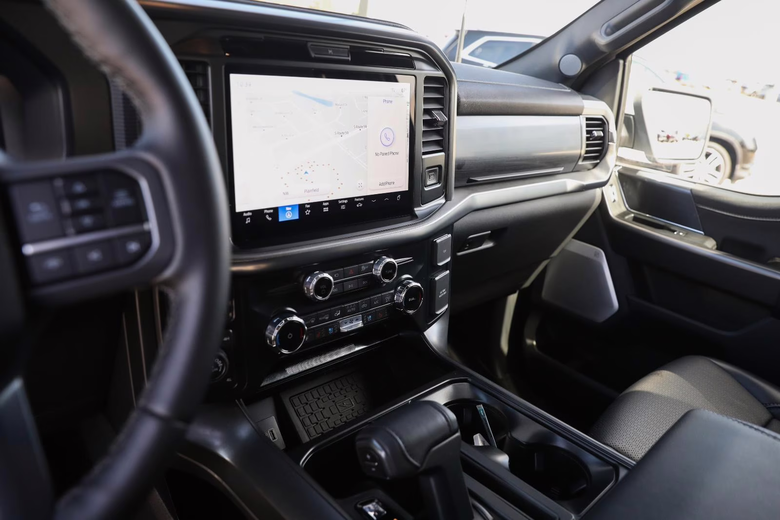 2025 Oxford White Ford F-150 LARIAT 4X4 Truck