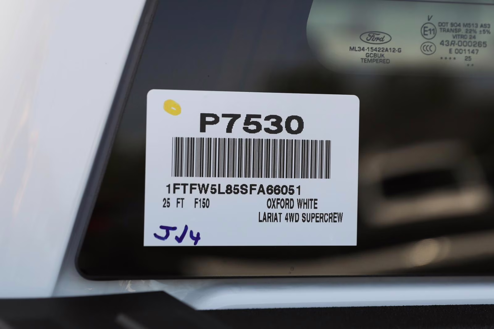 2025 Oxford White Ford F-150 LARIAT 4X4 Truck