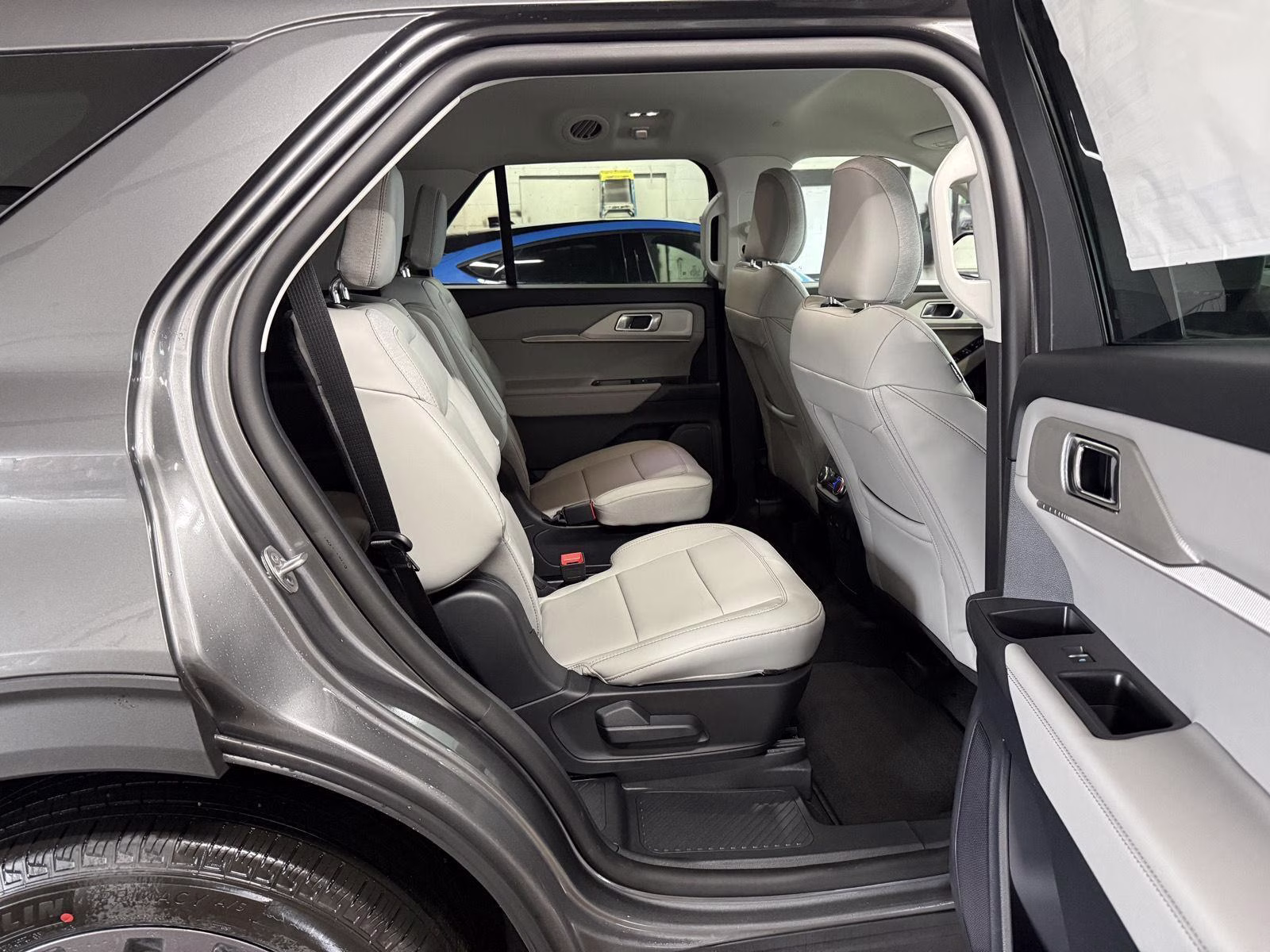 2026 Carbonized Gray Metallic Ford Explorer Active w/200A Pkg 4X4 SUV