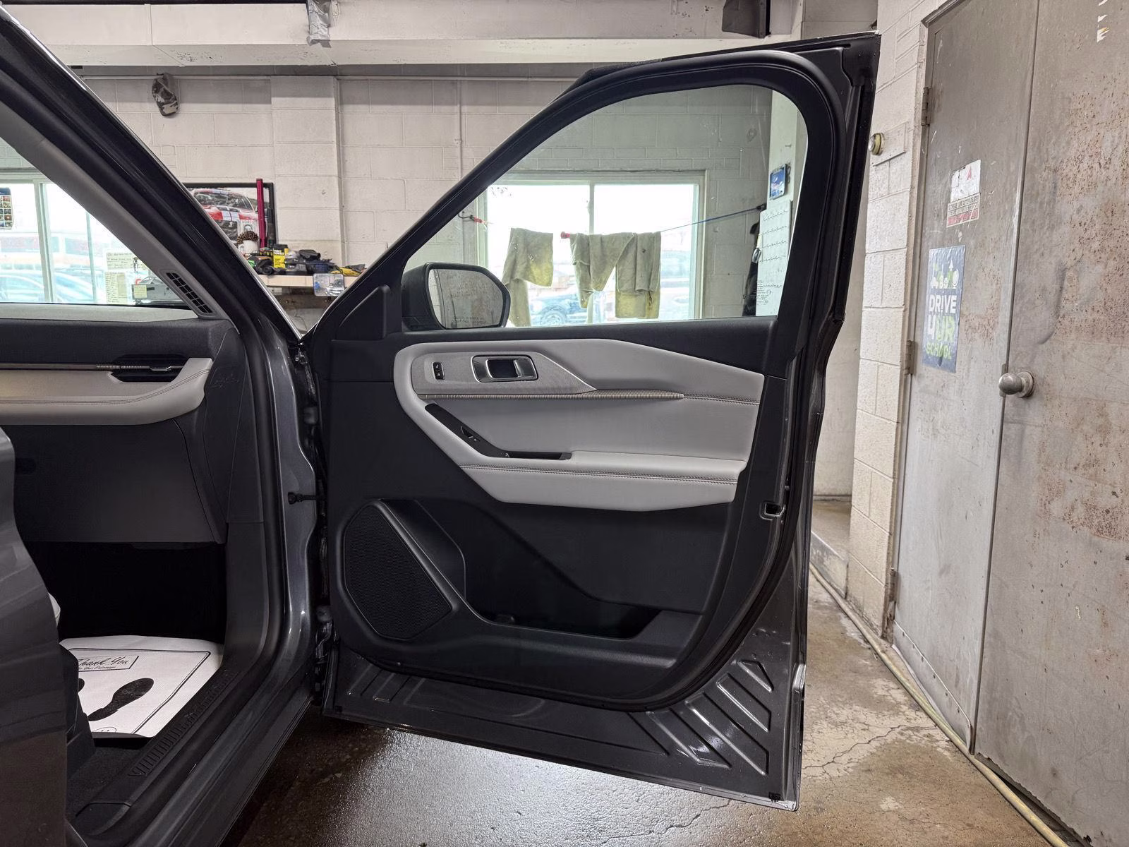 2026 Carbonized Gray Metallic Ford Explorer Active w/200A Pkg 4X4 SUV