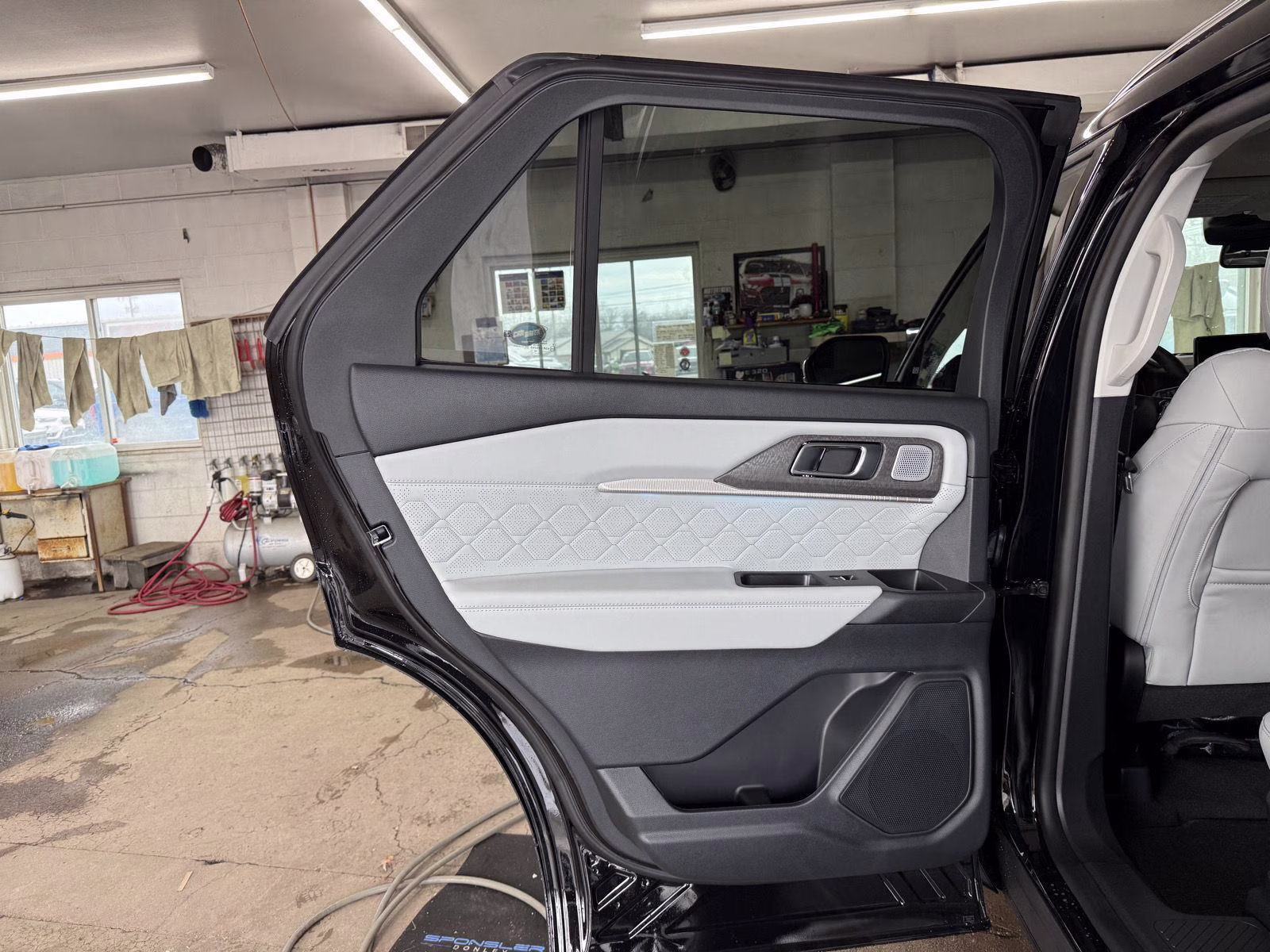 2026 Agate Black Metallic Ford Explorer Platinum 4X4 SUV