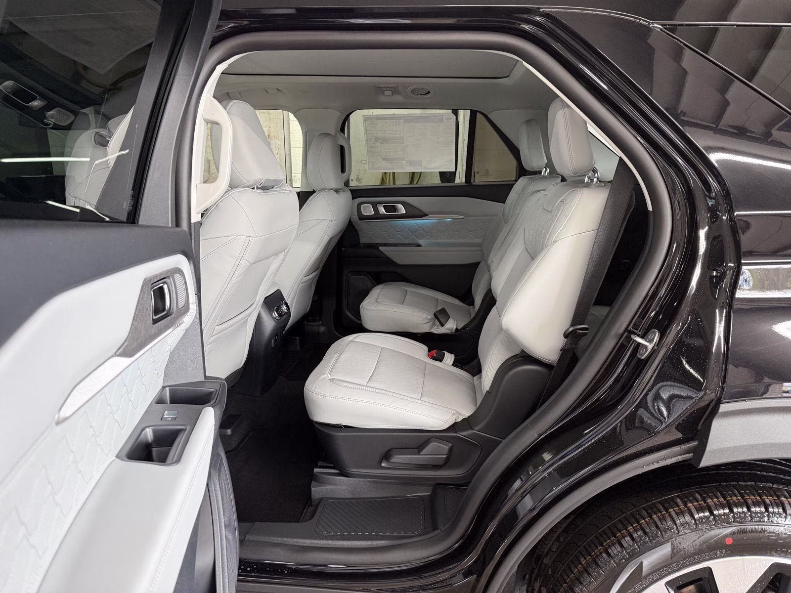 2026 Agate Black Metallic Ford Explorer Platinum 4X4 SUV
