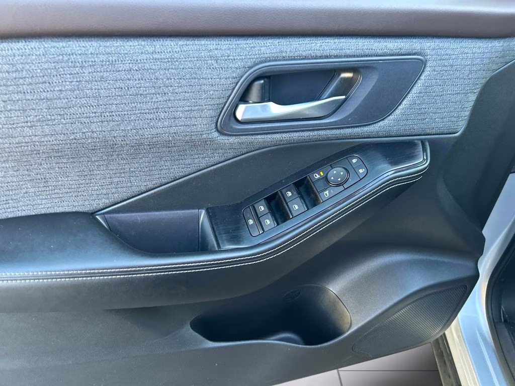 2023 Brilliant Silver Metallic Nissan Rogue SV AWD SUV