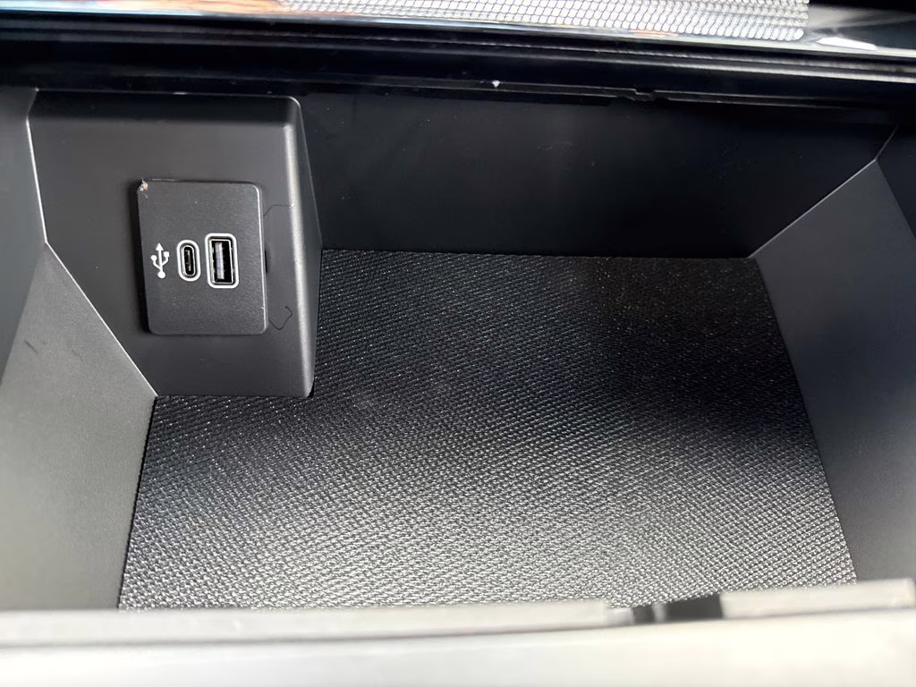 2026 Iconic Silver Metallic Ford F-150 Lariat 4X4 Truck