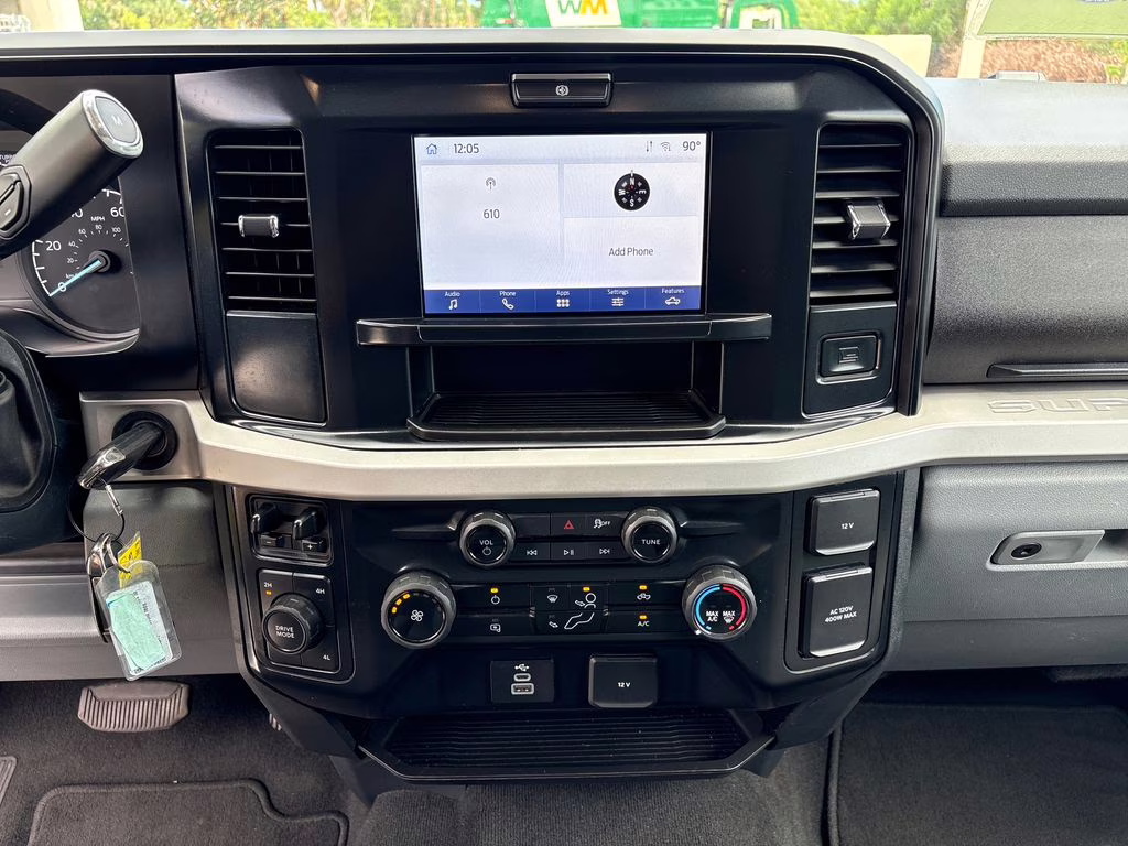 2025 Oxford White Ford Super Duty F-250 SRW XLT 4X4 Truck