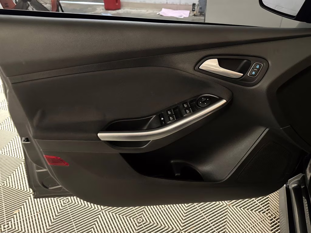 2018 Magnetic Ford Focus ST FWD Hatchback