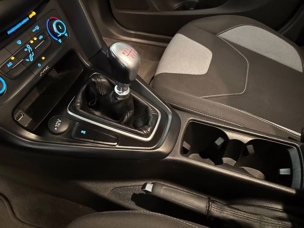 2018 Magnetic Ford Focus ST FWD Hatchback