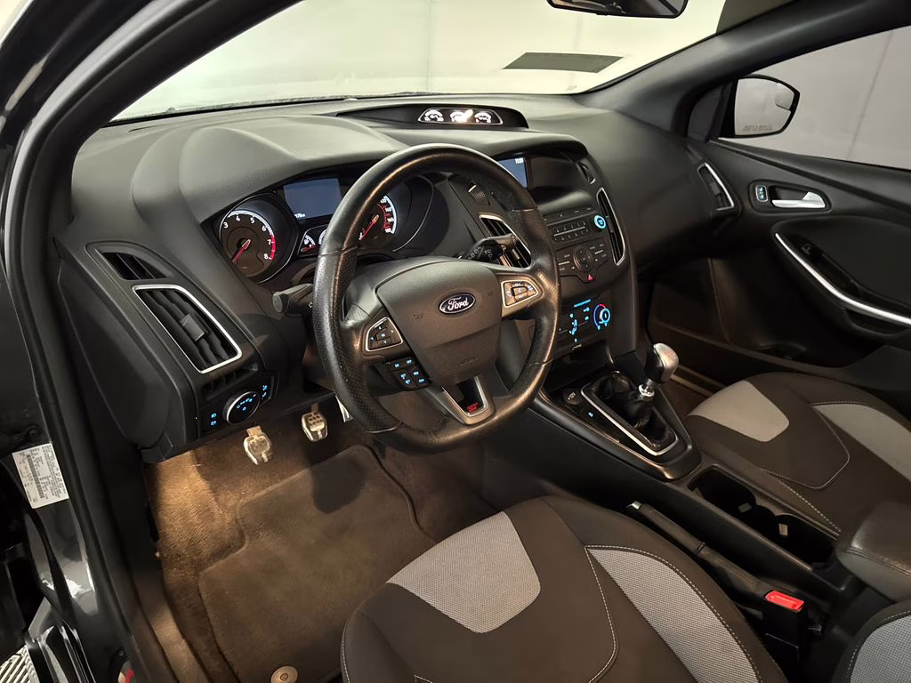 2018 Magnetic Ford Focus ST FWD Hatchback