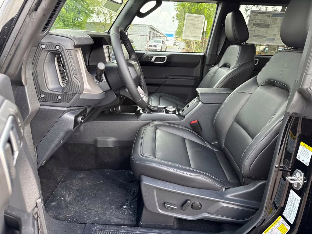 2026 Shadow Black Ford Bronco Outer Banks 4X4 SUV