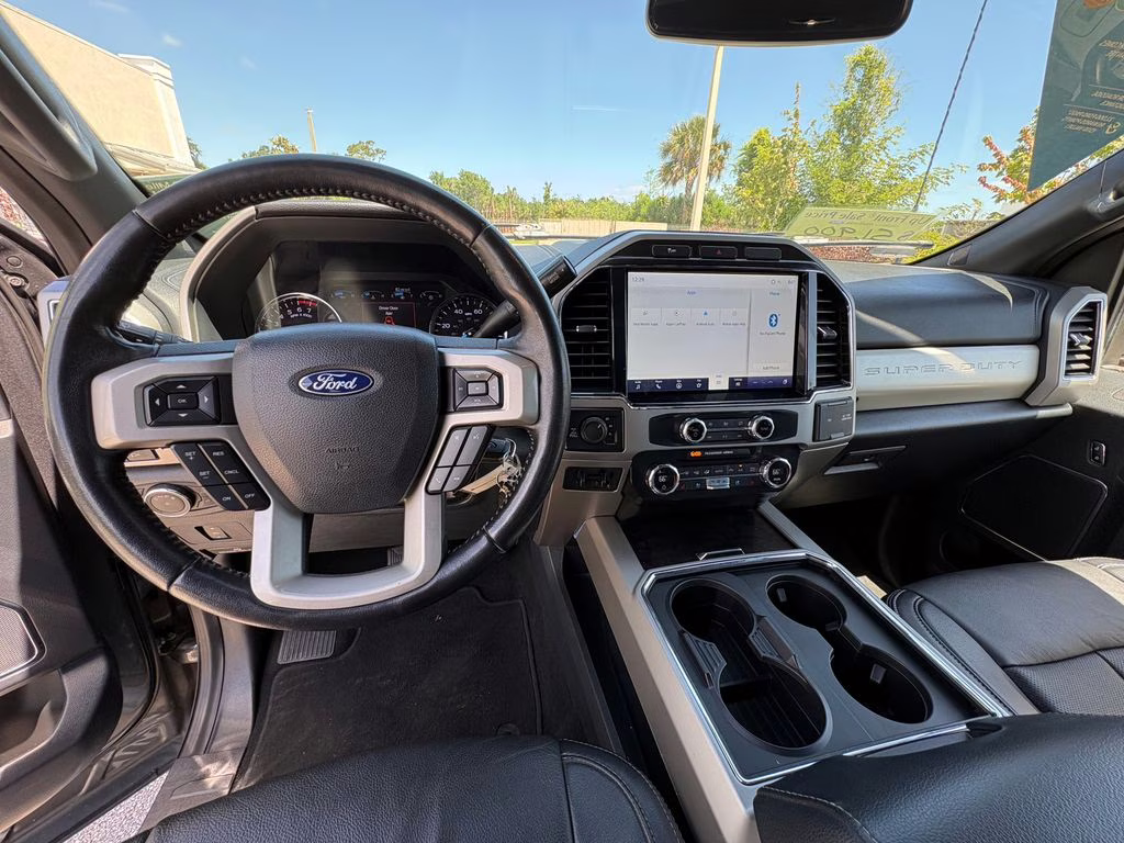 2022 Gray Metallic Ford Super Duty F-250 SRW Lariat 4X4 Truck