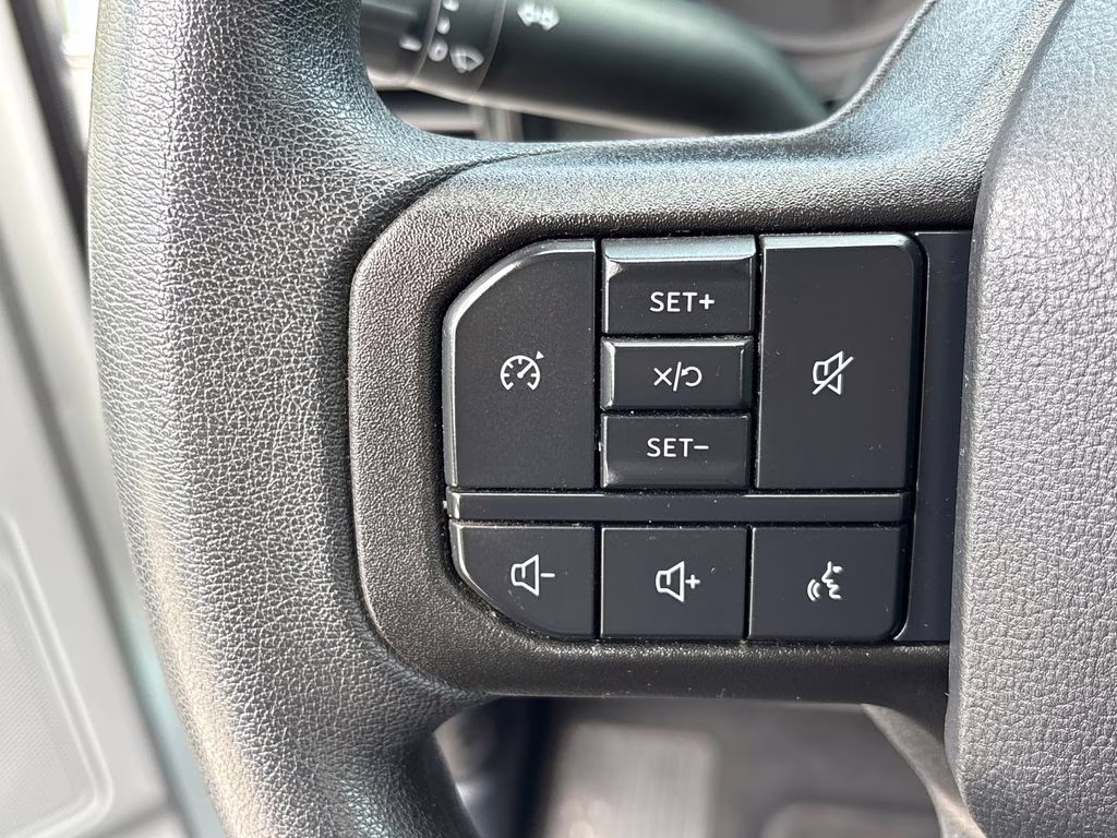 2025 Oxford White Ford Super Duty F-250 SRW XLT 4X4 Truck