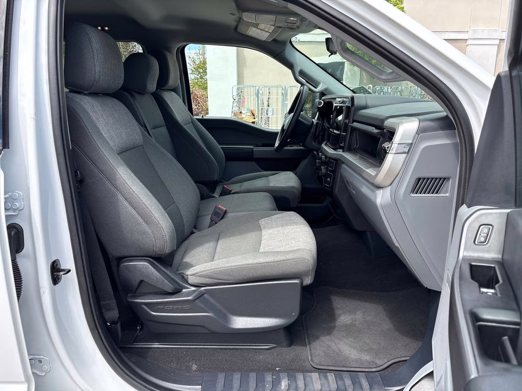 2025 Oxford White Ford Super Duty F-250 SRW XLT 4X4 Truck