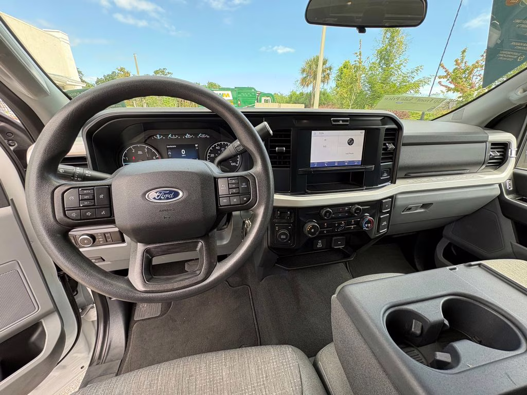 2025 Oxford White Ford Super Duty F-250 SRW XLT 4X4 Truck