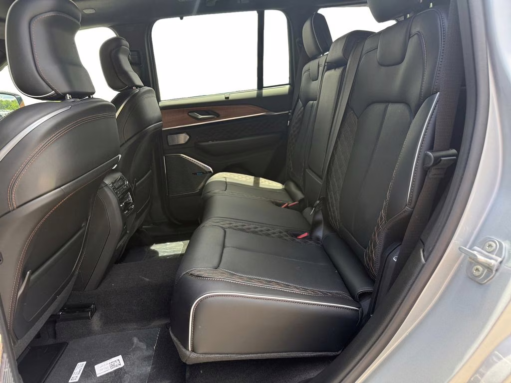 2026 Silver Zynith Jeep Grand Cherokee Summit 4X4 SUV