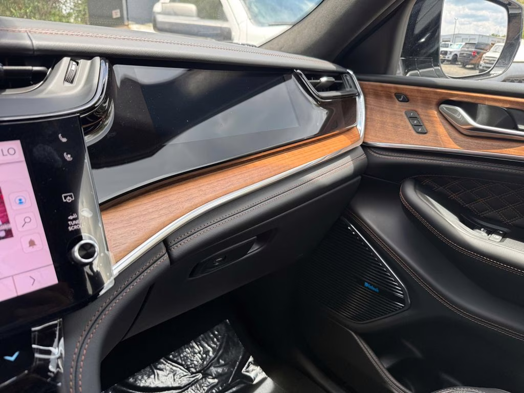 2026 Silver Zynith Jeep Grand Cherokee Summit 4X4 SUV