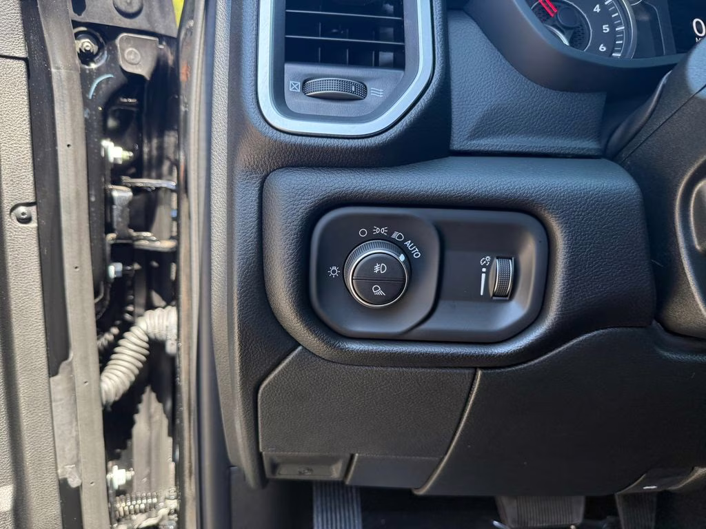 2026 Diamond Black Crystal Pearlcoat Ram 2500 Big Horn 4X4 Truck