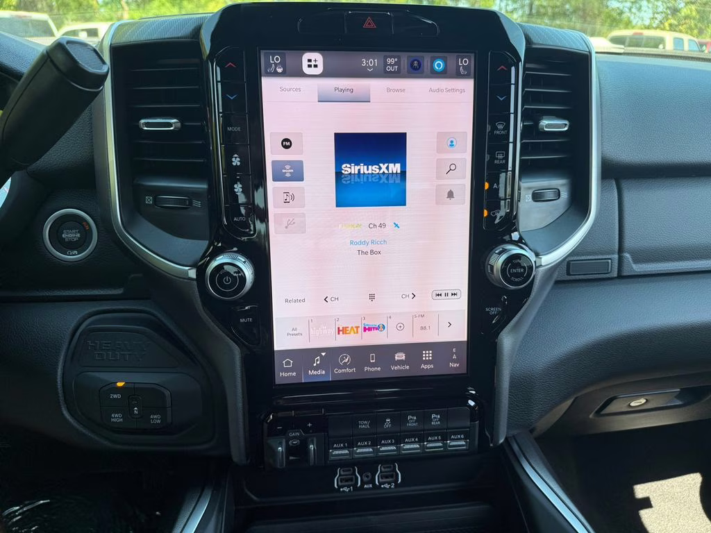 2026 Diamond Black Crystal Pearlcoat Ram 2500 Big Horn 4X4 Truck