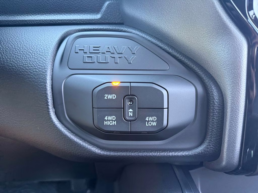 2026 Diamond Black Crystal Pearlcoat Ram 2500 Big Horn 4X4 Truck