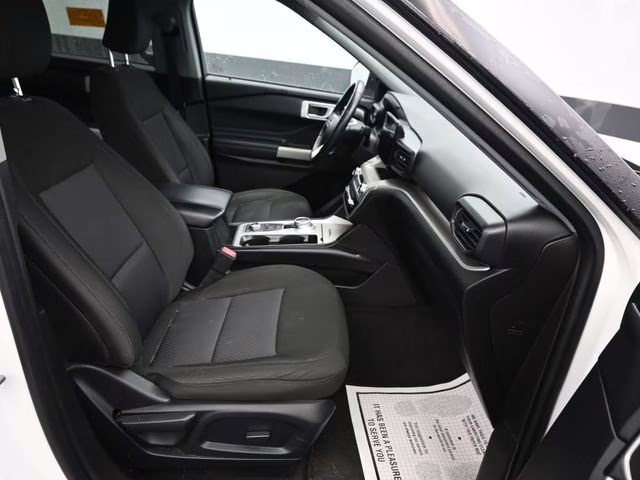 2022 White Metallic Ford Explorer XLT 4X4 SUV