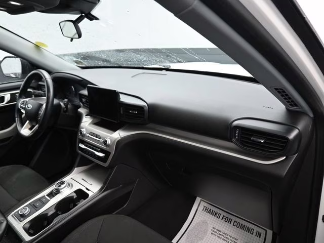 2022 White Metallic Ford Explorer XLT 4X4 SUV