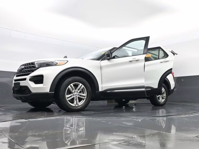 2022 White Metallic Ford Explorer XLT 4X4 SUV