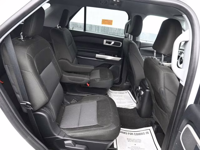 2022 White Metallic Ford Explorer XLT 4X4 SUV