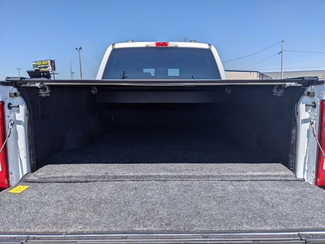 2025 Oxford White Ford Super Duty F-350 SRW Lariat 4X4 Truck