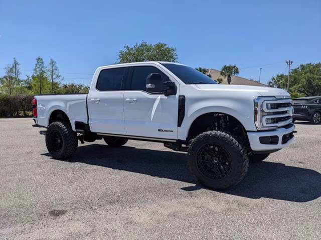2025 Oxford White Ford Super Duty F-350 SRW Lariat 4X4 Truck
