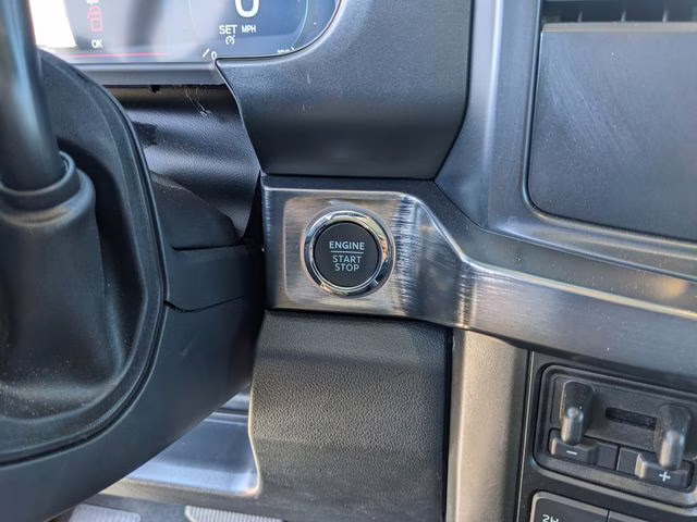 2025 Oxford White Ford Super Duty F-350 SRW Lariat 4X4 Truck