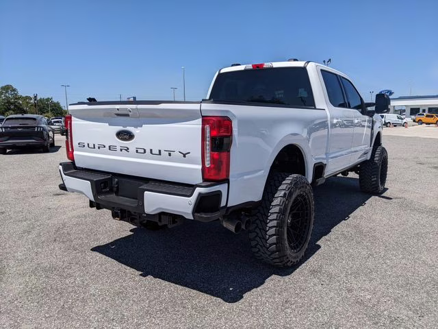 2025 Oxford White Ford Super Duty F-350 SRW Lariat 4X4 Truck