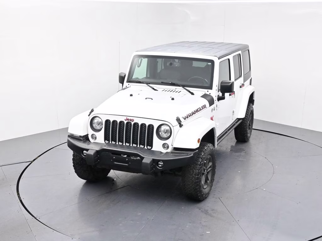 2017 Bright White Clearcoat Jeep Wrangler Unlimited Sahara 4X4 SUV