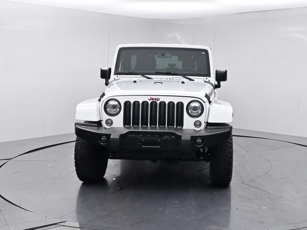 2017 Bright White Clearcoat Jeep Wrangler Unlimited Sahara 4X4 SUV