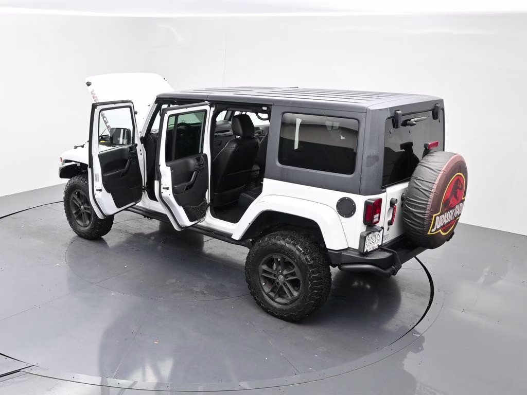 2017 Bright White Clearcoat Jeep Wrangler Unlimited Sahara 4X4 SUV