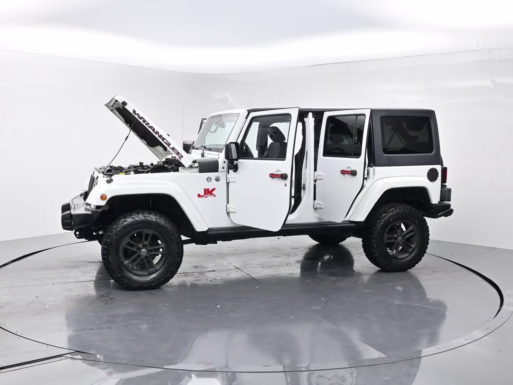 2017 Bright White Clearcoat Jeep Wrangler Unlimited Sahara 4X4 SUV
