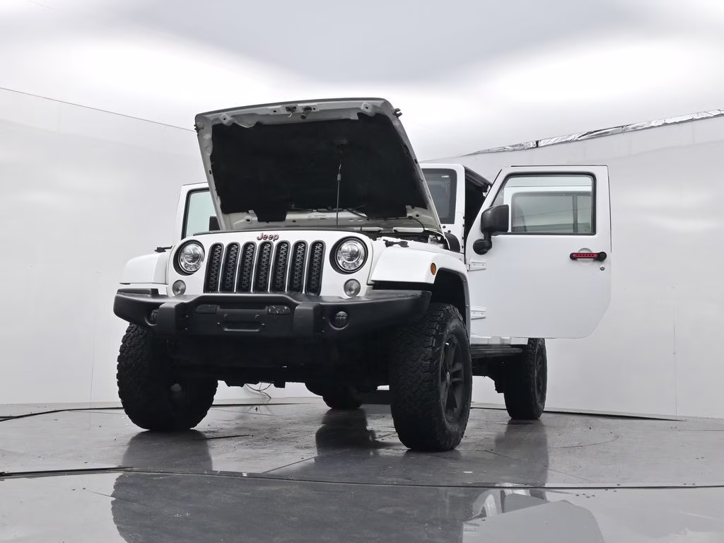 2017 Bright White Clearcoat Jeep Wrangler Unlimited Sahara 4X4 SUV
