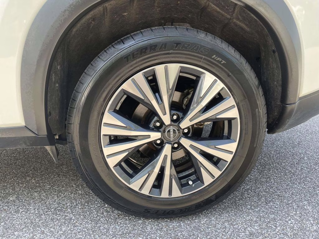 2023 Pearl White Tricoat Nissan Rogue SV FWD SUV