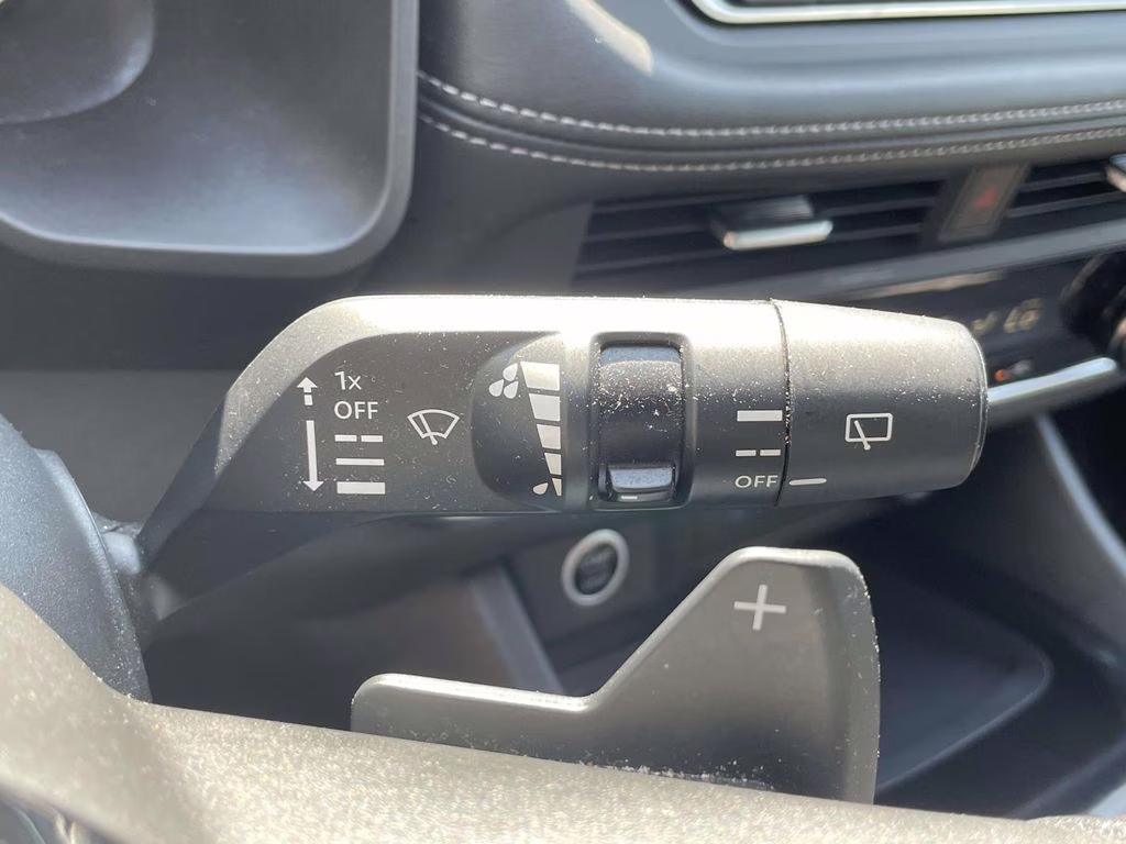 2023 Pearl White Tricoat Nissan Rogue SV FWD SUV