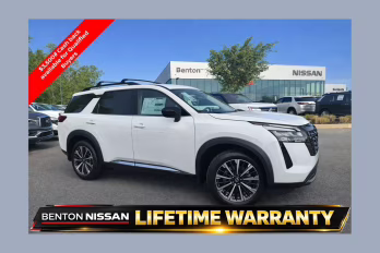 2026 Everest White Pearl Tricoat Nissan Pathfinder Platinum 4X4 SUV