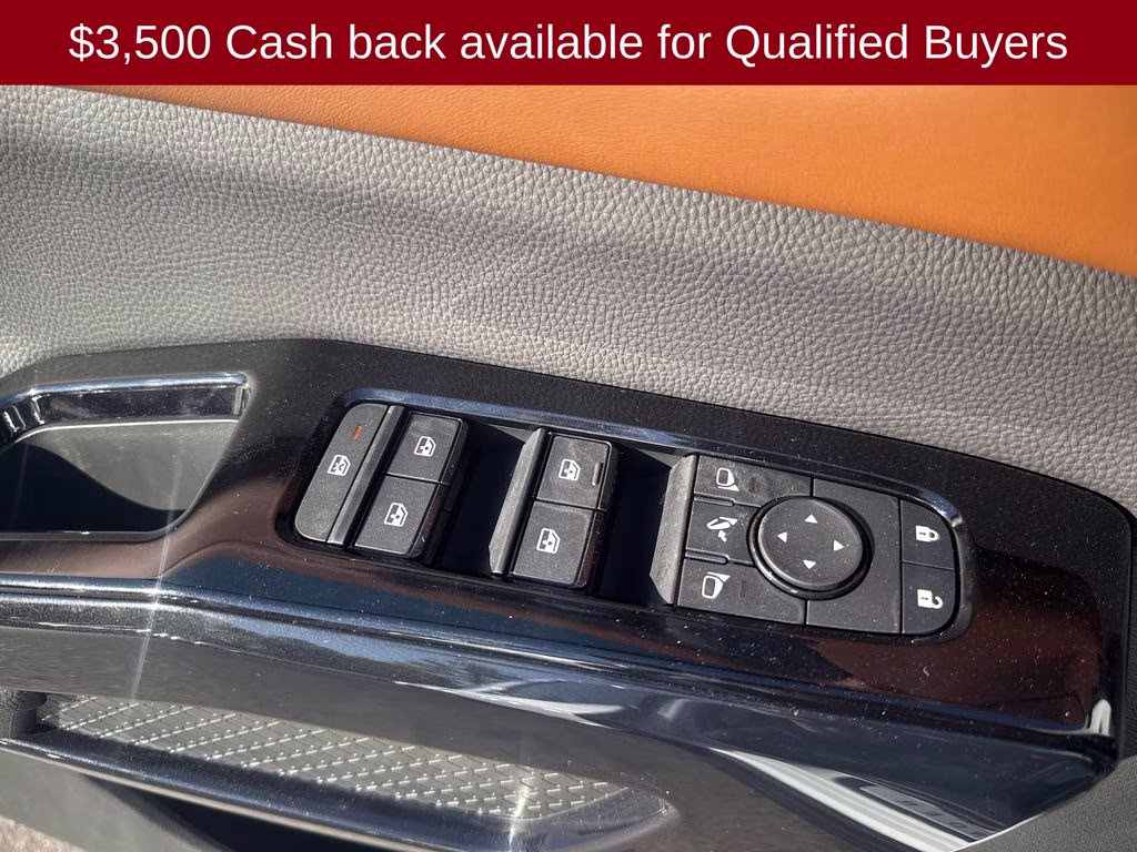 2026 Everest White Pearl Tricoat Nissan Pathfinder Platinum 4X4 SUV