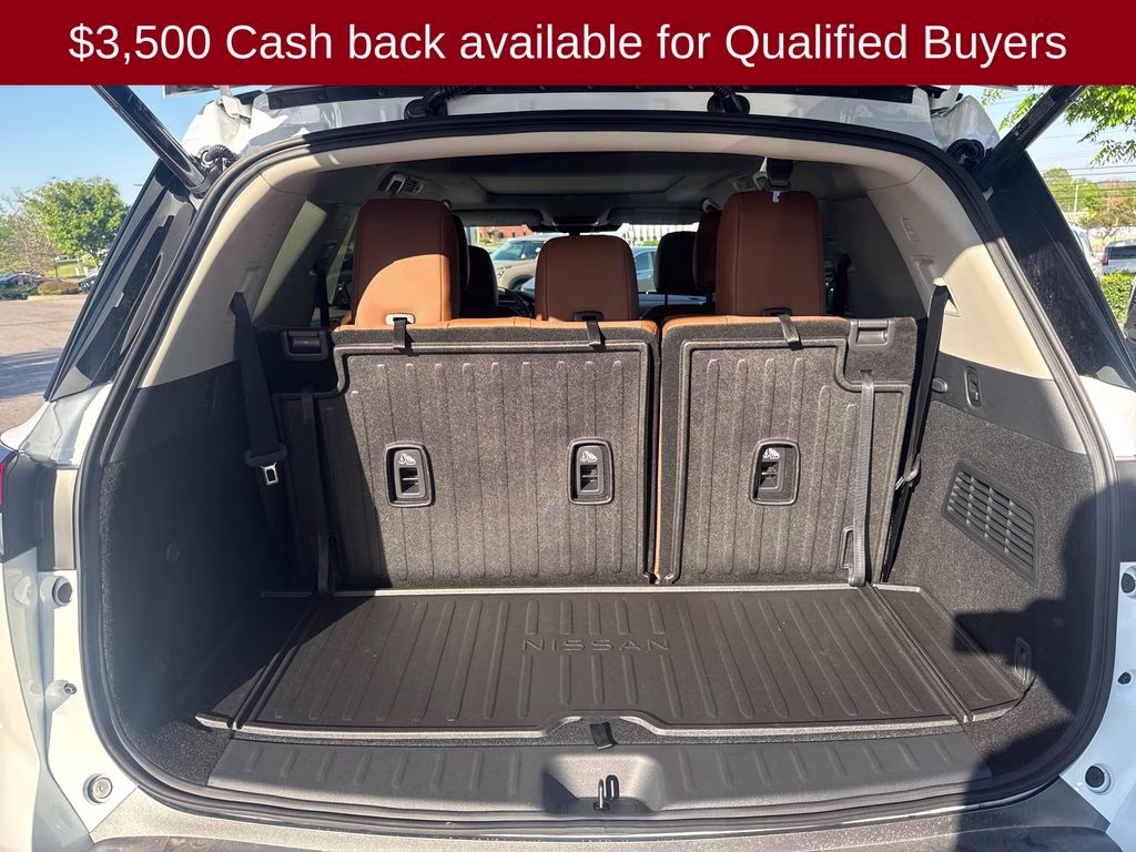 2026 Everest White Pearl Tricoat Nissan Pathfinder Platinum 4X4 SUV