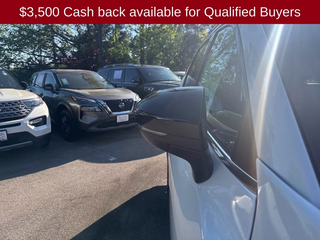 2026 Everest White Pearl Tricoat Nissan Pathfinder Platinum 4X4 SUV