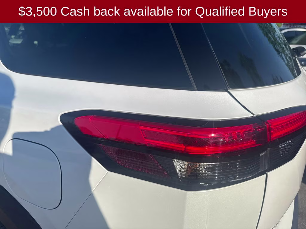 2026 Everest White Pearl Tricoat Nissan Pathfinder Platinum 4X4 SUV