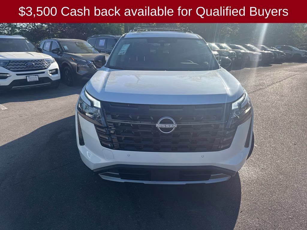 2026 Everest White Pearl Tricoat Nissan Pathfinder Platinum 4X4 SUV