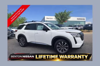 2026 Everest White Pearl Tricoat Nissan Pathfinder Platinum FWD SUV