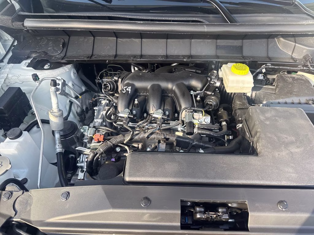 2026 Everest White Pearl Tricoat Nissan Pathfinder Platinum FWD SUV