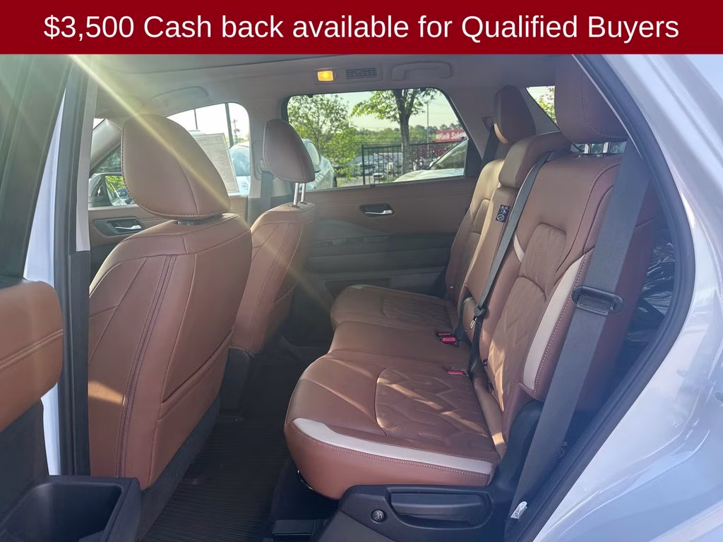 2026 Everest White Pearl Tricoat Nissan Pathfinder Platinum FWD SUV